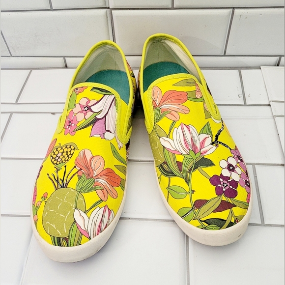 Seavees Trina Turk Baja Slip On Canvas Shoe Fashion Sneaker Yellow Tropical Flor - Picture 1 of 11